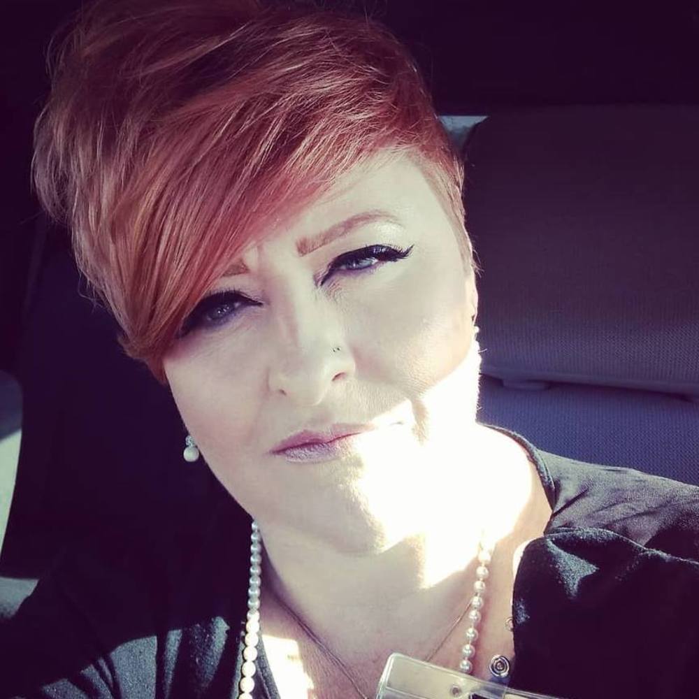 Meet your Posher, Leslie